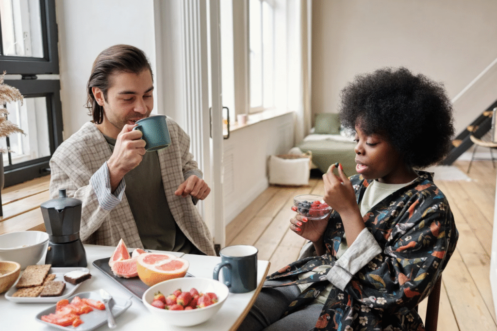 An image showing couples having a conversation while eating